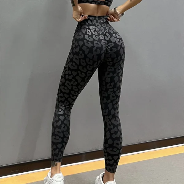 Leopard Details Yoga Set - Image 6
